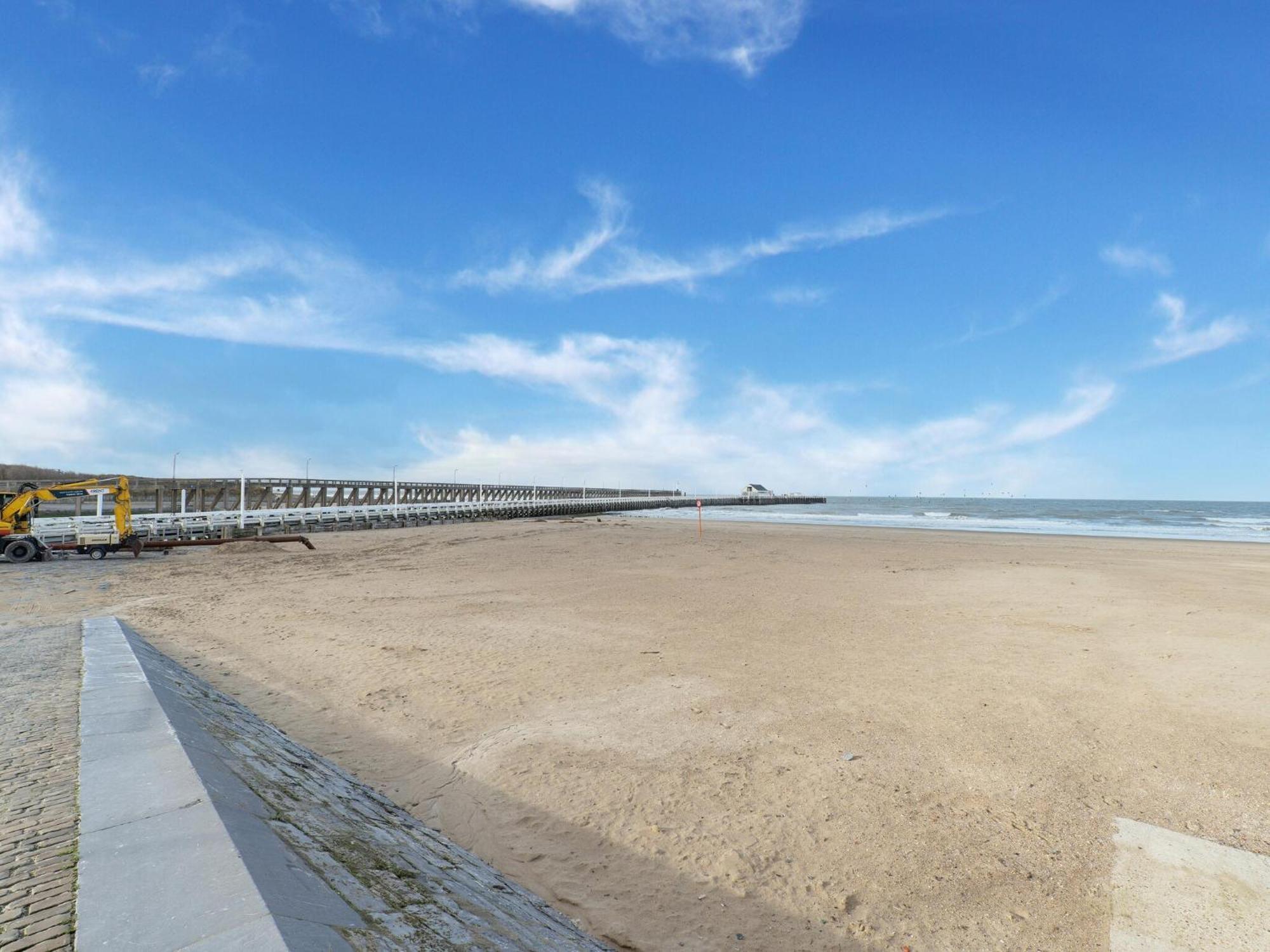 Spacious With Sea View , Cleaning Included Appartement Blankenberge